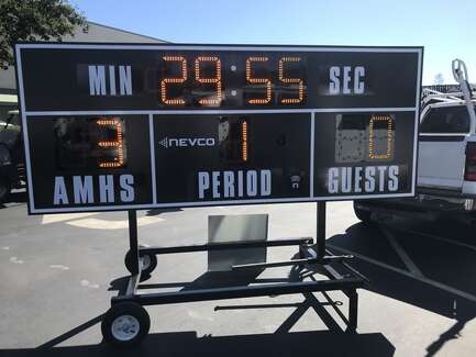 Les tableaux de pointage Nevco de  soccer  sont un investissement à long terme et notre support technique a fait ses preuves.