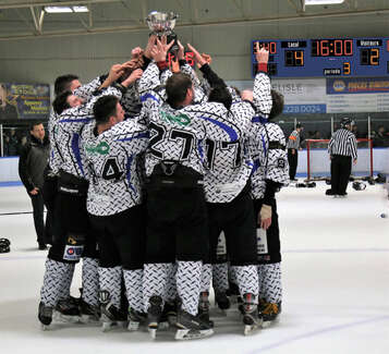 Nevco est le leader dans le monde sportif, la majorité des arénas du Québec et des Maritimes possède un tableau de pointage de  hockey .