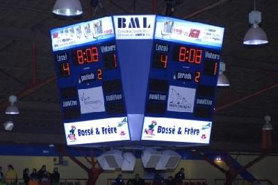 Tableau de pointage de hockey 4-Faces-4710 & Panneaux publicitaires lumineux - Ville de Montmagny, Qc